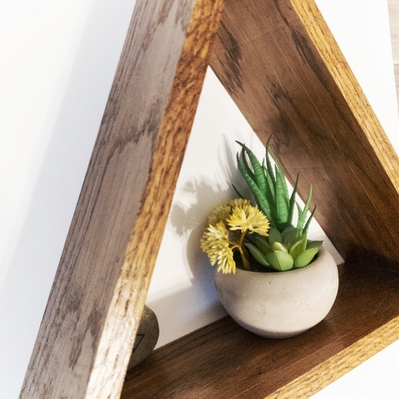 Rustic Triangle Farmhouse Oak Shelf - Picture 3 of 6
